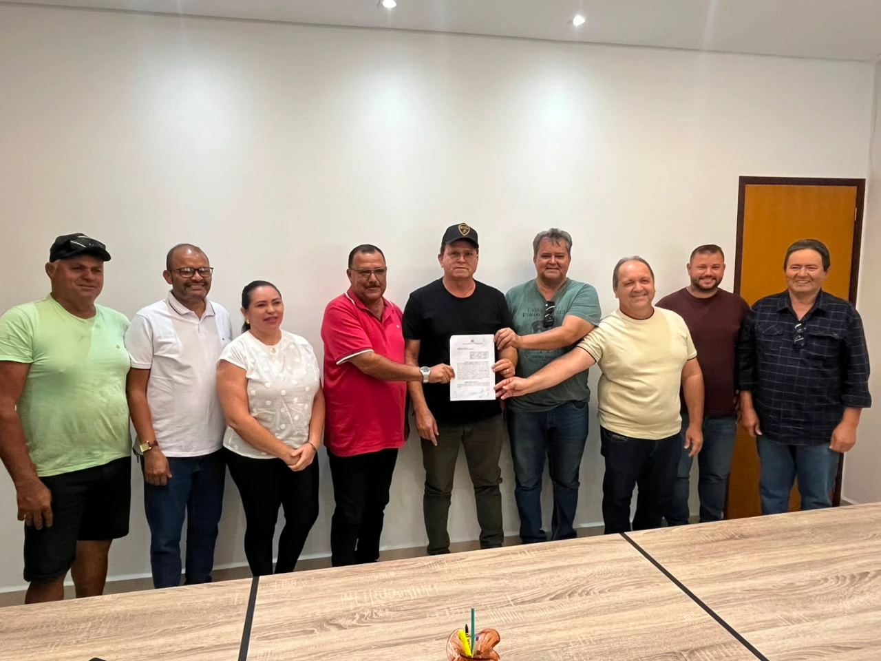 Vereadores acompanham assinatura de convênio para a construção do novo Matadouro Público de Sumé