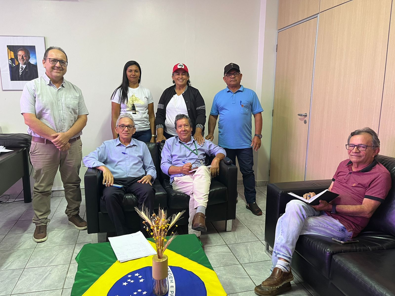 Presidente da Câmara de Sumé, Jeffeson Menezes, apresenta demandas de comunidades rurais no INCRA-PB