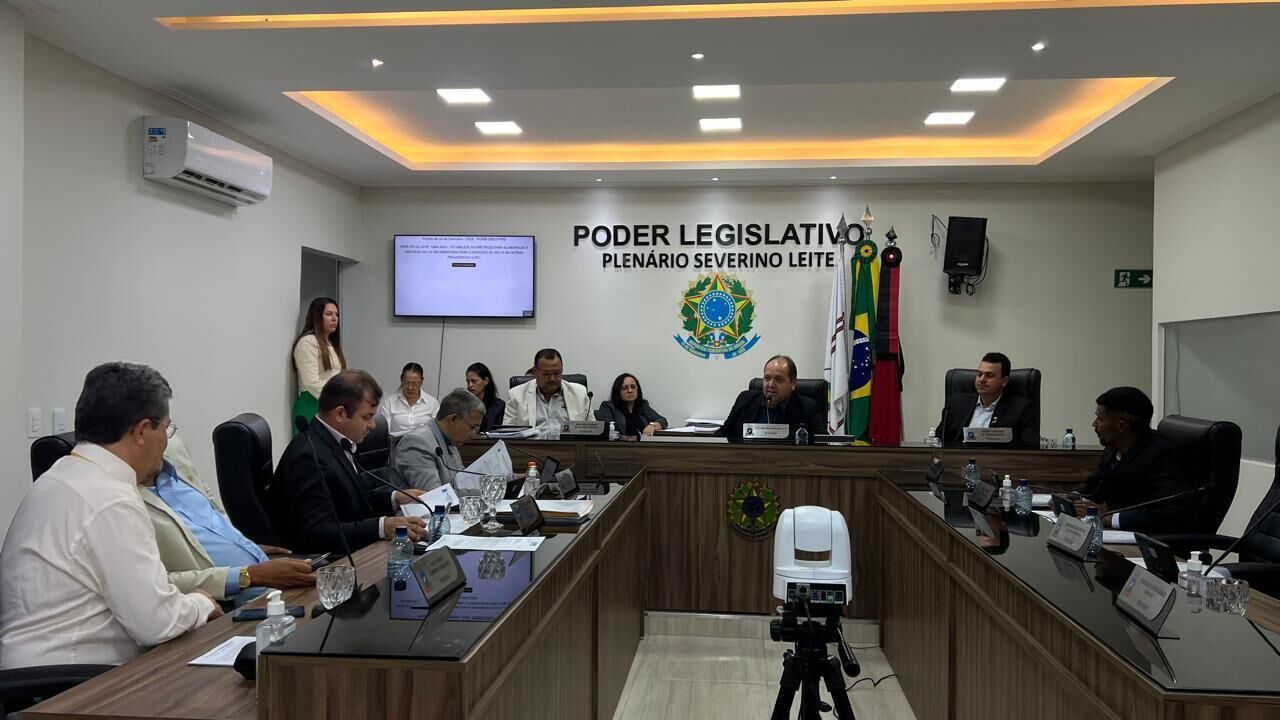 Câmara de Sumé aprova requerimentos e debate ações em benefício da população