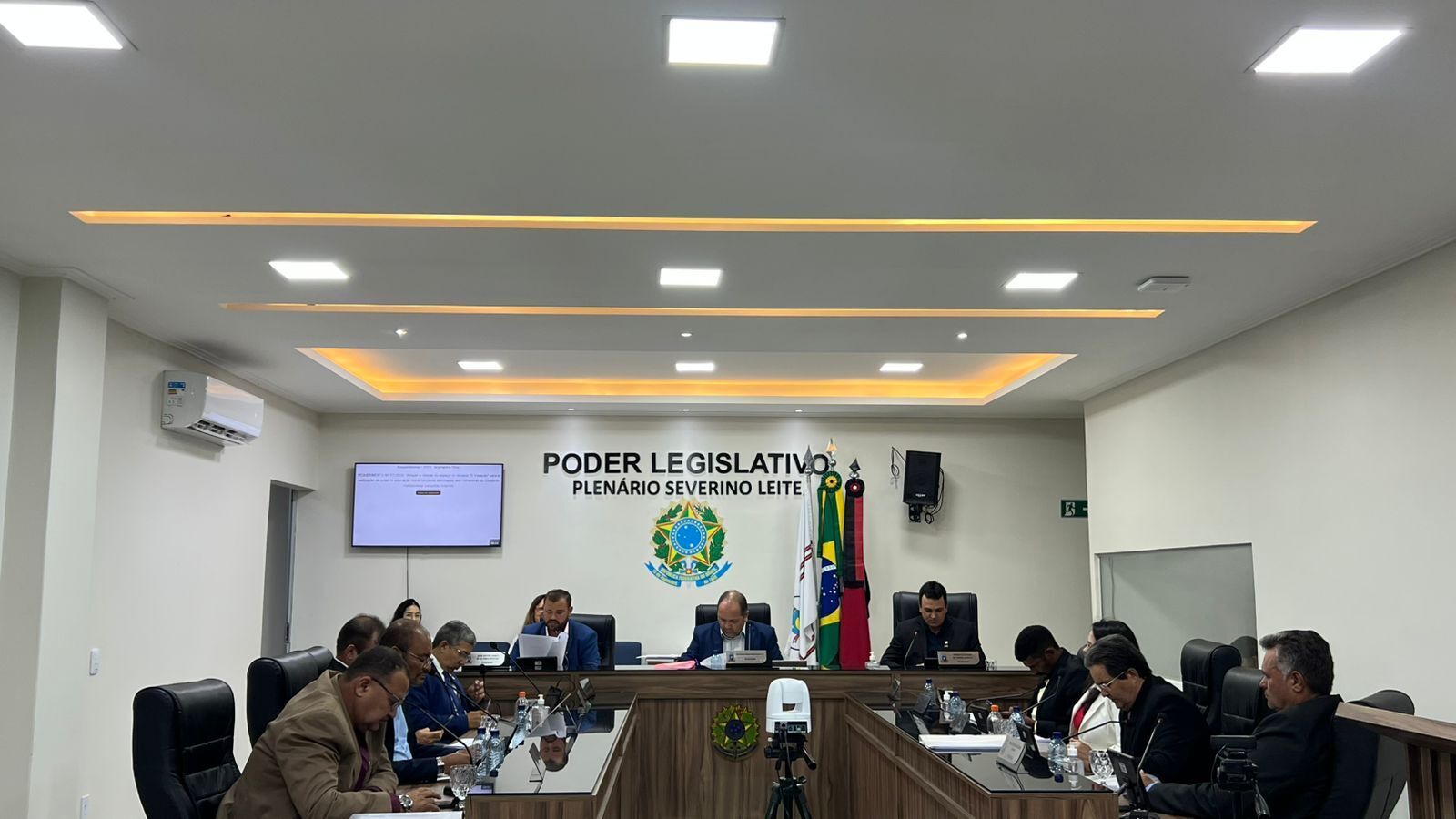 Câmara de Sumé realiza sessão ordinária com destaque para homenagens, requerimentos e projetos aprovados