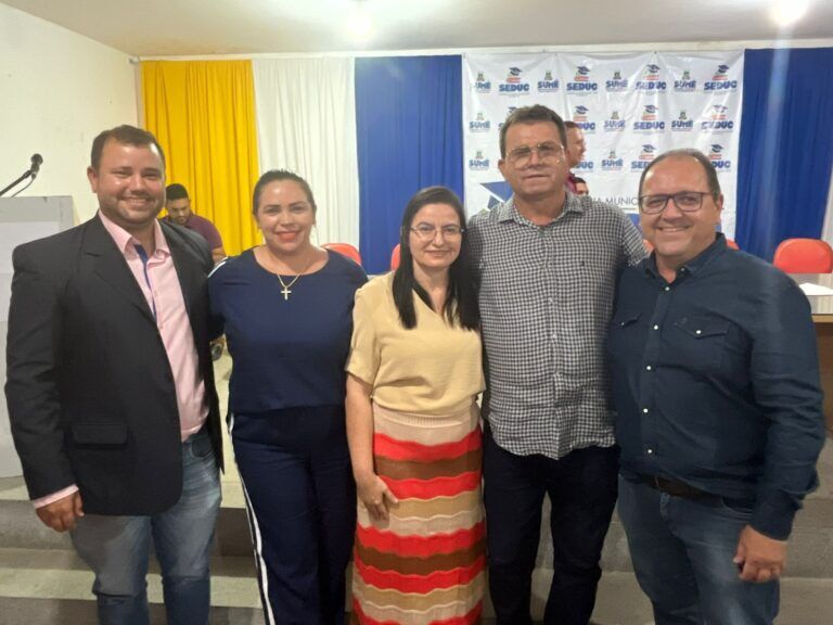 Vereadores participam da posse de novos concursados em Sumé